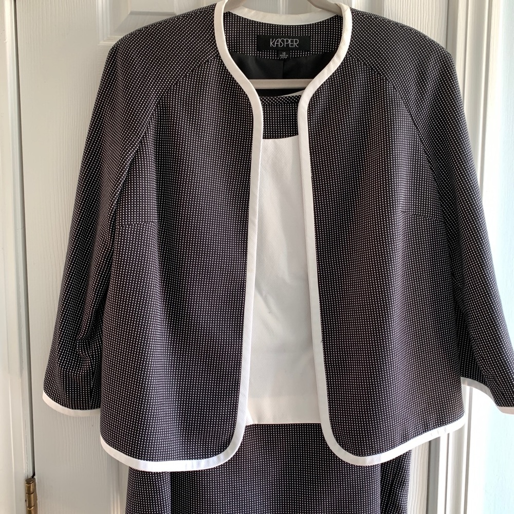 Kasper 3 pc suit sz 10   Pencil skirt, lined